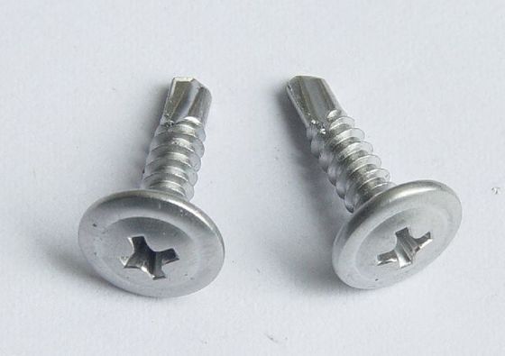 Thép không gỉ đầu chéo tròn Huasi với đệm đầu lớn phẳng khoan đuôi M4.2